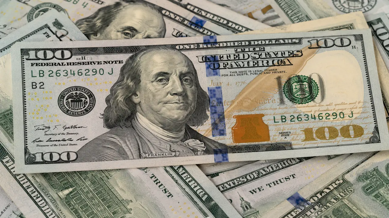 سعر الدولار اليوم في البنوك المصرية مع ترقب لأسواق الصرف